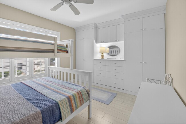 Building Photo - 817 N Ocean Blvd