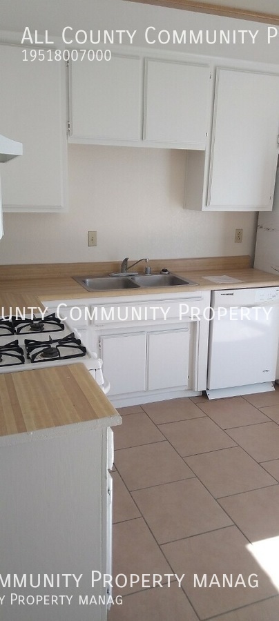 Building Photo - 2 bed 2 bath Apartment in Joshua Tree!