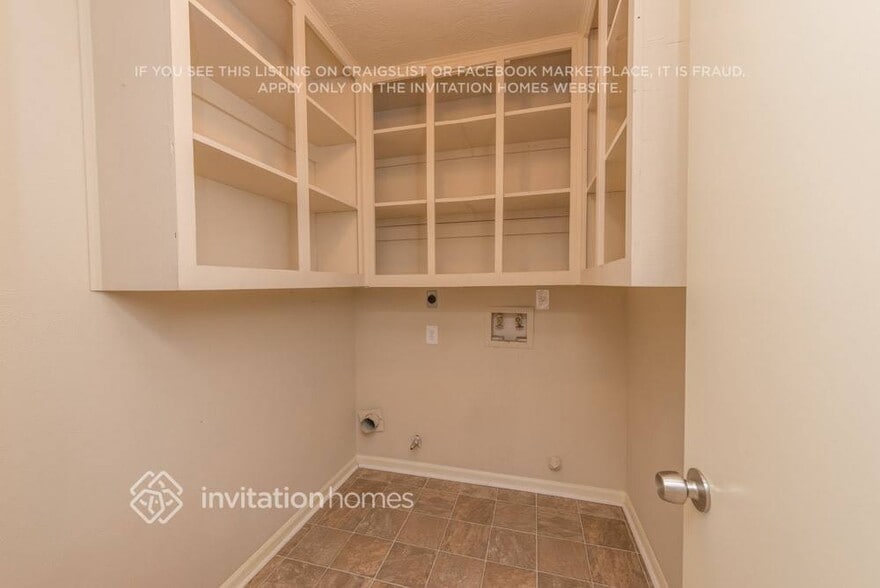 Building Photo - 15119 Manor Hill Dr