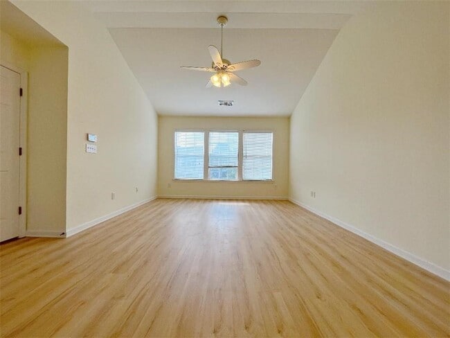 Building Photo - 8205 Norwich Pl