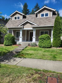 Building Photo - 1569 Burnside Pl