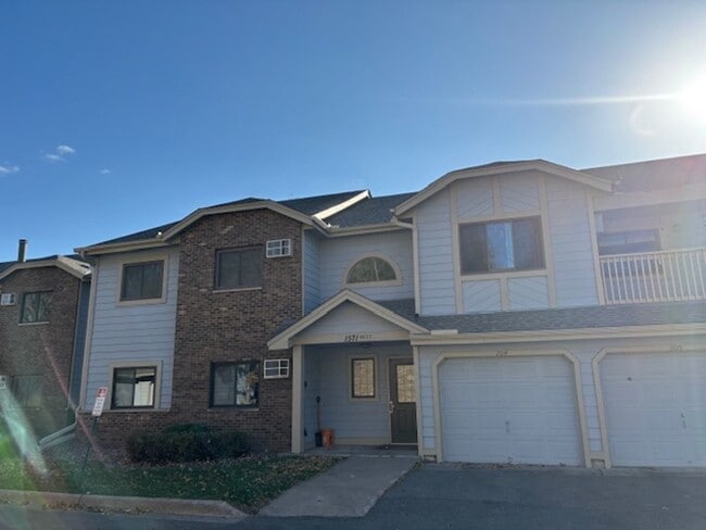 Primary Photo - Awesome 2 BR/1 BA Condo in a Great St. Paul Neighborhood!