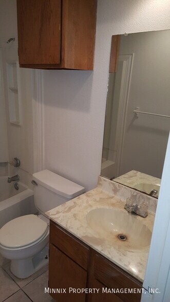 Building Photo - 8208 Vernon Ave