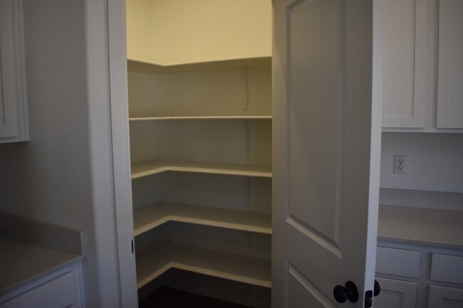 Building Photo - 4123 Scarlet Ct