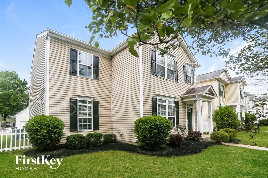 Building Photo - 11253 Heritage Green Dr