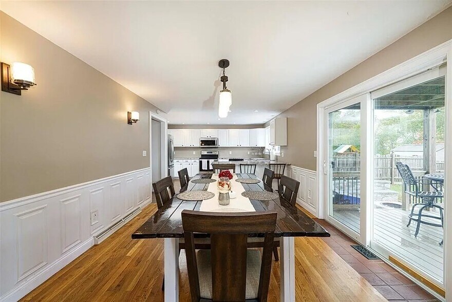 Building Photo - 32 Fox Meadow Dr