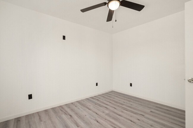 Building Photo - Spacious 3BR House in San Antonio Close to...
