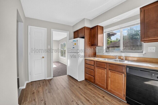 Building Photo - 10063 Northgate Dr