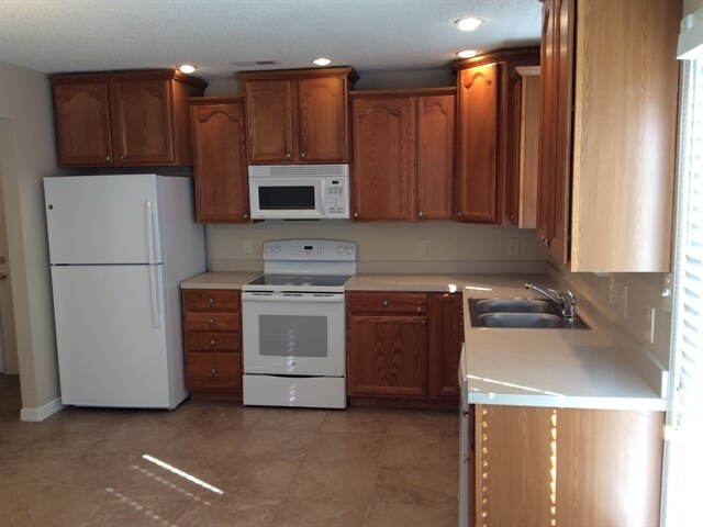 Building Photo - 4876 Bentridge Dr NW