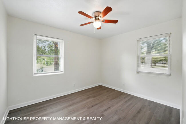 Building Photo - Fully Renovated 3 Bed/1 Bath Home with Att...