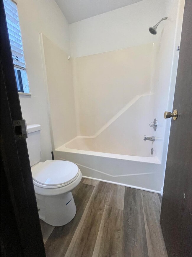 Building Photo - 128 Ashley Dr