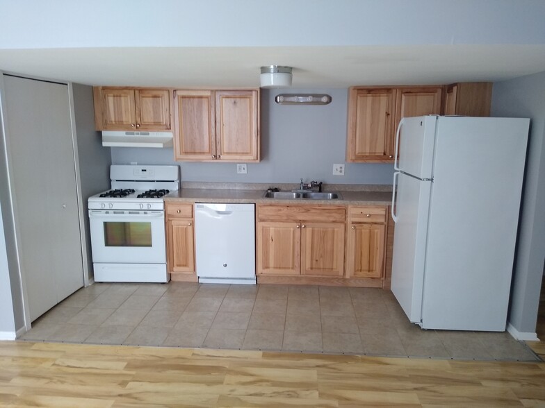Building Photo - Rickett Road Apartments
