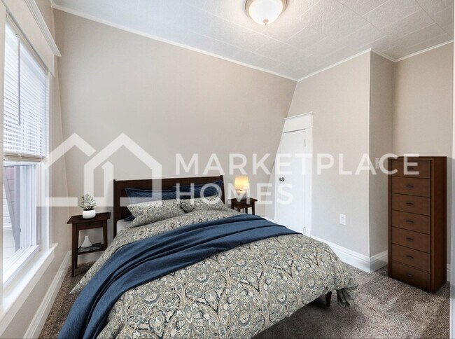 Building Photo - 1105 May St