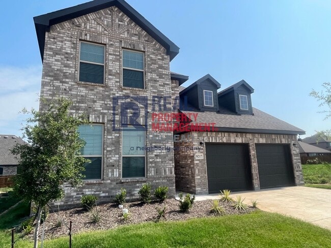 Building Photo - Striking 3 Bedroom/3 Bath Open Concept Hom...