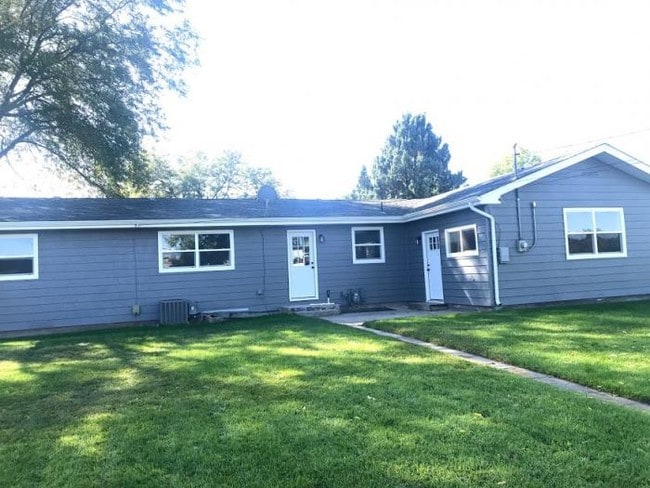 Building Photo - 3 bedroom in Sterling CO 80751