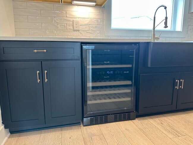 Building Photo - 704 Inspiration Blvd