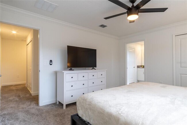 Building Photo - 2705 Scrapbook St