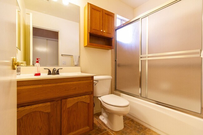 Building Photo - Great Sun Lakes Iron Oaks Location! 55+ co...