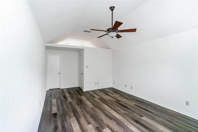 Building Photo - 1905 Lansdown Ct