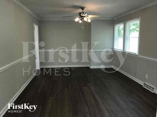 Building Photo - 940 Ridgeway Dr