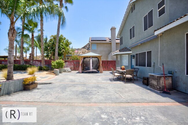 Building Photo - A Bright and Cozy Home with 3 Bedroom and 2 Bathroom with a Loft