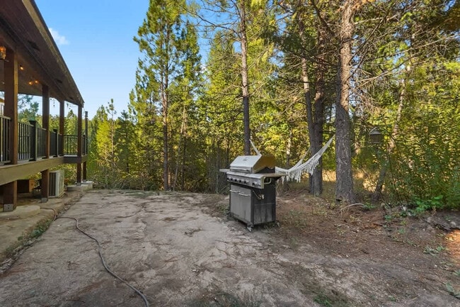 Building Photo - 18 Spur Dr