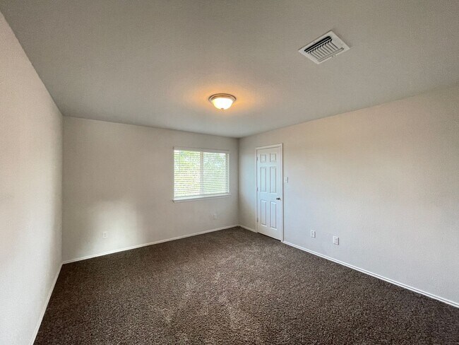 Building Photo - 1816 Cow House Ct