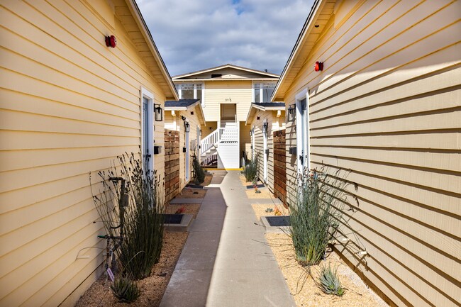 Building Photo - Studio - Downtown Santa Barbara