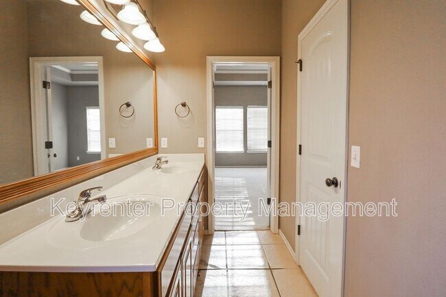 Building Photo - 4712 S 177th E Pl
