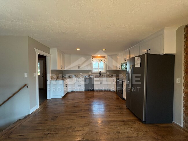 Building Photo - 948 N 900 E