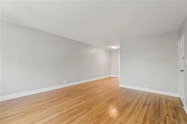 Building Photo - 252 Bay 19th St