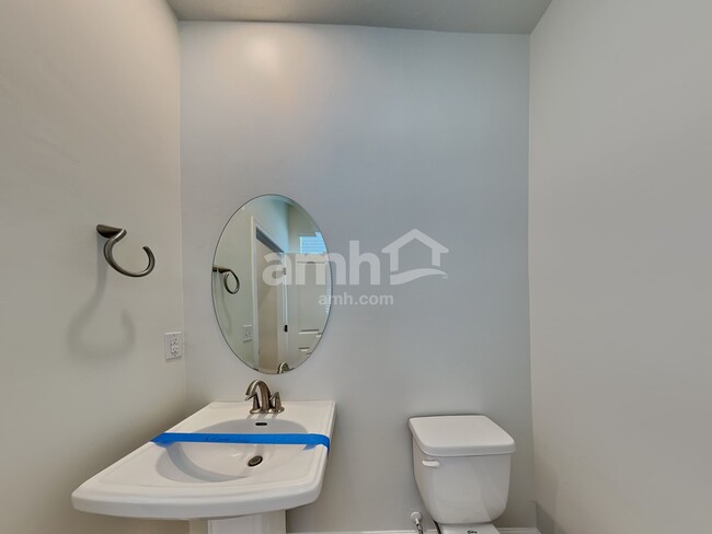 Building Photo - 1015 W 850 S