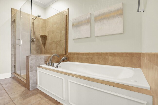 Building Photo - 358 Island Dr