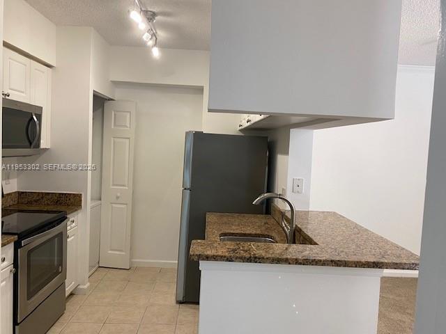 Building Photo - 17150 N Bay Rd