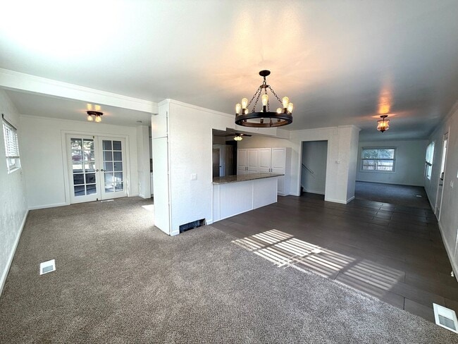 Building Photo - 1431 Johnston Ave