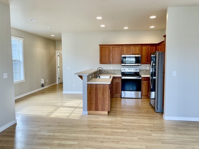 Building Photo - 1468 Foxtail St