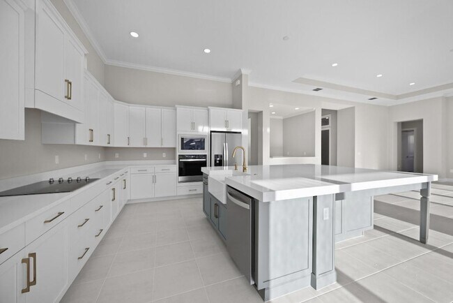 Building Photo - 5741 Beechnut Dr