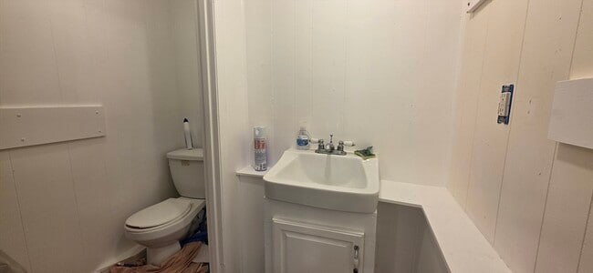 Building Photo - 20 Main St