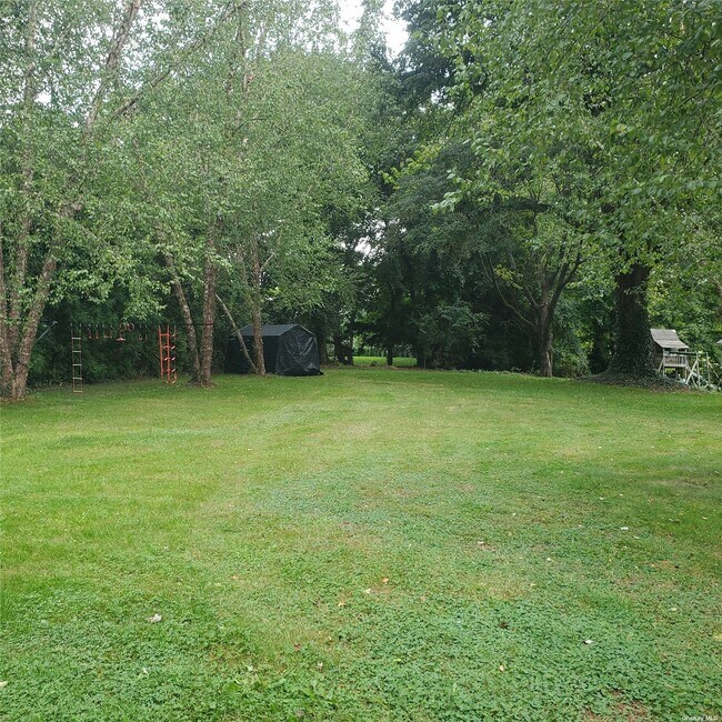 Building Photo - 174 Hegemans Ln