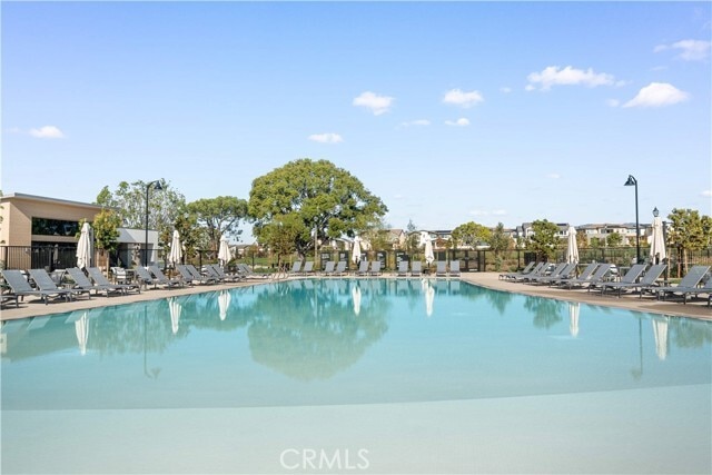 Building Photo - 297 Shoveler