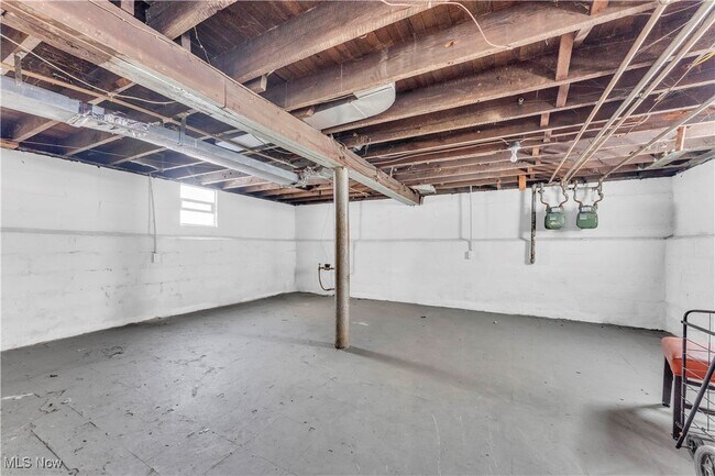 Building Photo - 2934 E 130th St