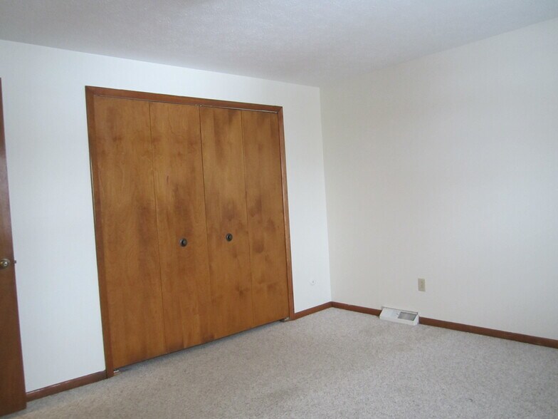Master Bedroom - 917 Lattavo St NE