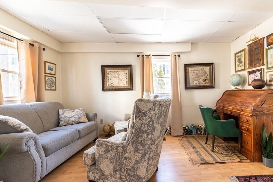 Building Photo - 202 Washington St