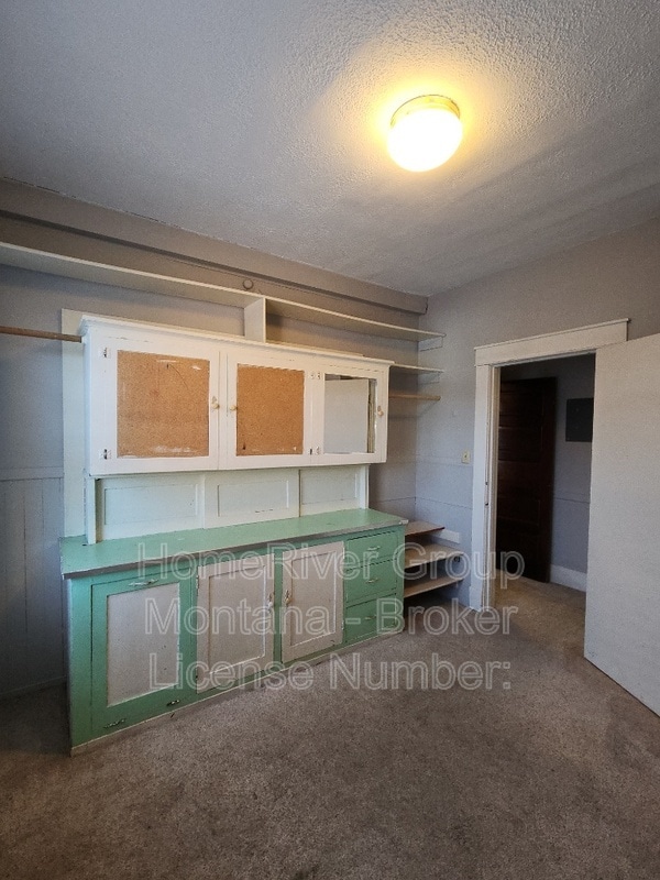 Building Photo - 534 S 3rd St W