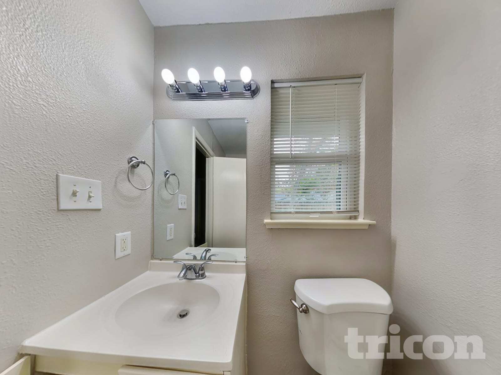 Building Photo - 2706 Dewberry Ln