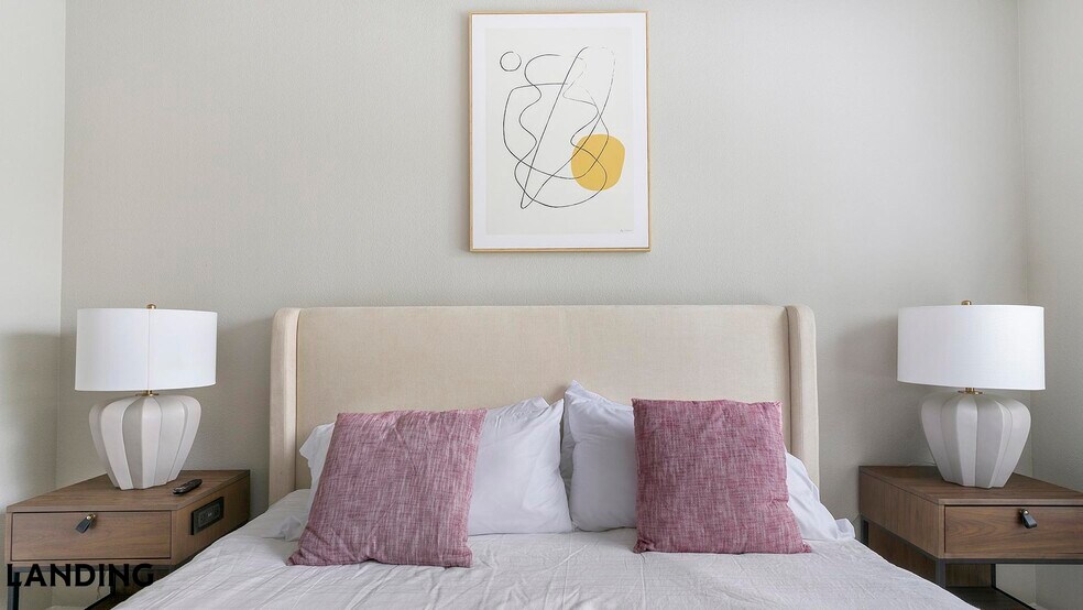 Building Photo - 2500 Woodland Park Dr