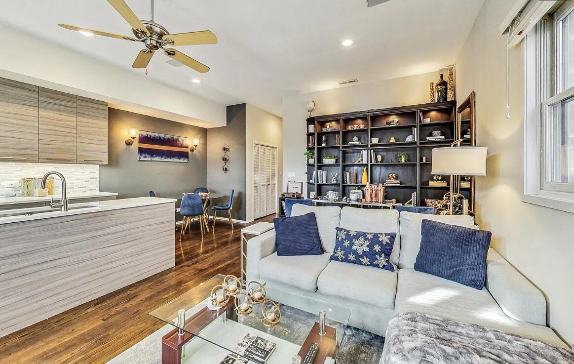 Building Photo - 1343 N Mohawk St