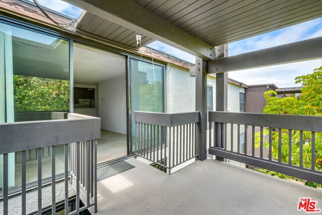 Building Photo - 7742 Redlands St