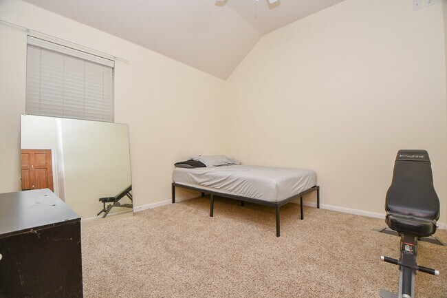 Building Photo - 9107 Fernwillow Dr