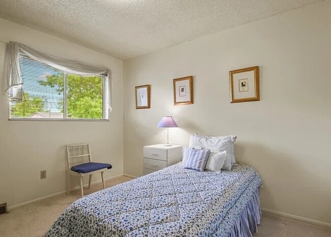 Building Photo - 1708 S Lee St